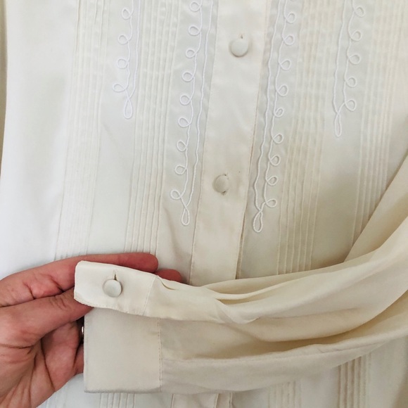 Vintage Cream Blouse - Picture 4 of 6